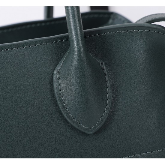 The Row Bags Top Quality
Small:26.20.18
Big:38.26.23