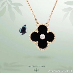 Van Cleef Jewelry Necklace