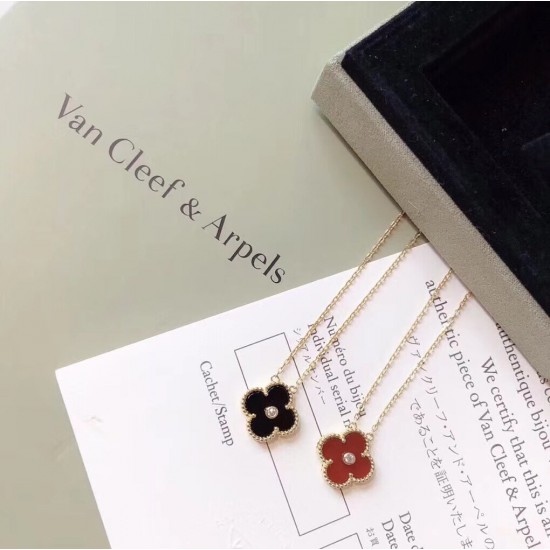 Van Cleef Jewelry Necklace