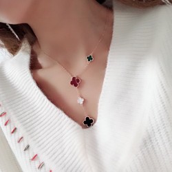 Van Cleef Jewelry Necklace