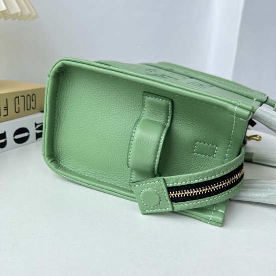 MJ Tote Full leather size: 41 * 34 * 15cm $140 Full leather medium size: 33 * 28 * 13cm $120 Full leather small size: 26 × 20 × 13cm $100 Fabric Large Size: 41 * 34 * 15cm $100 Medium size of fabric: 33 * 28 * 13cm $90 Fabric small size: 26 × 20 × 13cm $8