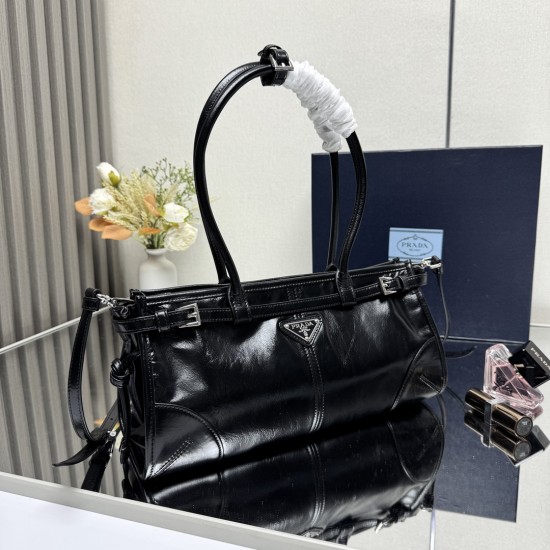 Prada Bags Top Quality
32x15.5x12cm