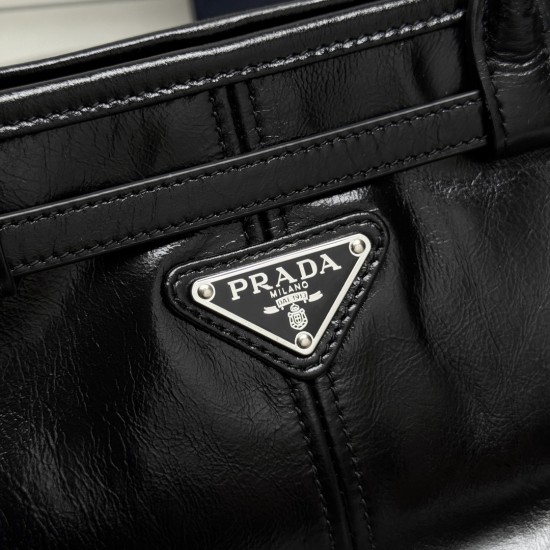 Prada Bags Top Quality
32x15.5x12cm