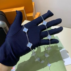 Van Cleef Jewelry Necklace