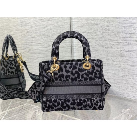 Dior Bags Top Quality
Five Grid