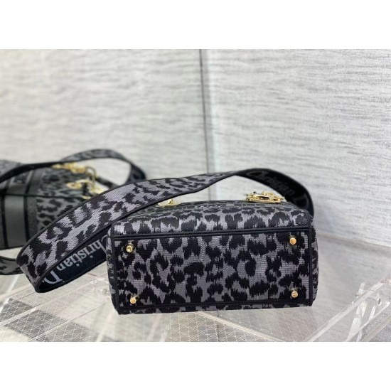 Dior Bags Top Quality
Five Grid