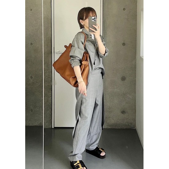 The Row Bags Top Quality
Small:26.20.18
Big:38.26.23