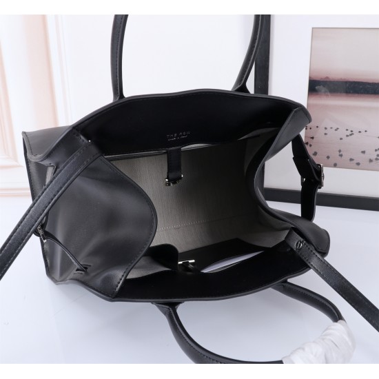 The Row Bags Top Quality
Small:26.20.18
Big:38.26.23