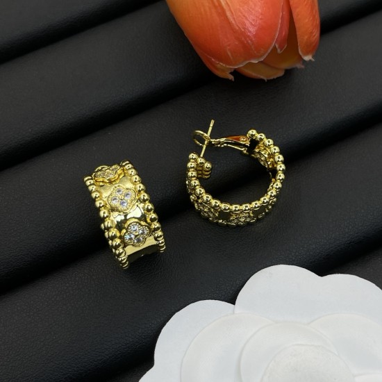 Van Cleef Jewelry High Quality