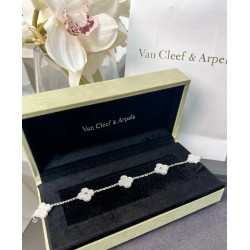 Van Cleef Jewelry Bracelet
