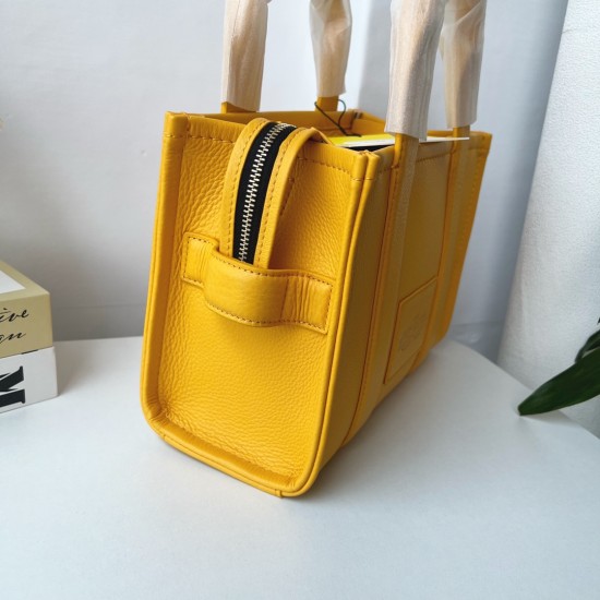 MJ Tote Full leather size: 41 * 34 * 15cm $140 Full leather medium size: 33 * 28 * 13cm $120 Full leather small size: 26 × 20 × 13cm $100 Fabric Large Size: 41 * 34 * 15cm $100 Medium size of fabric: 33 * 28 * 13cm $90 Fabric small size: 26 × 20 × 13cm $8