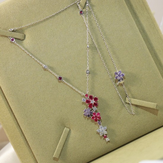 Van Cleef Jewelry Necklace