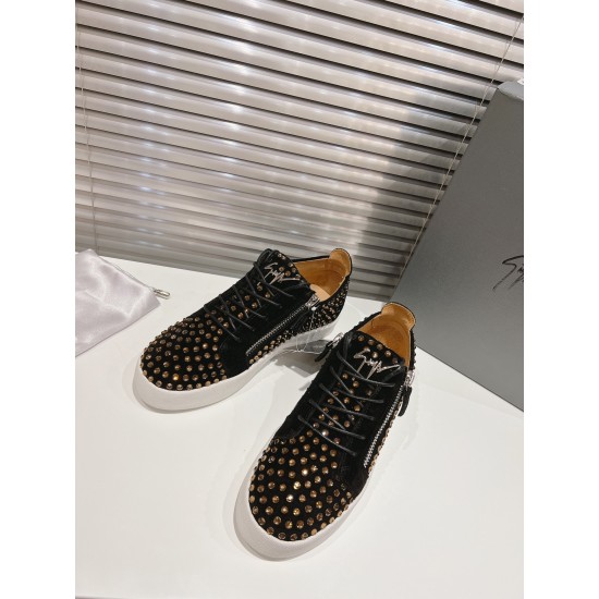 CL Shoes Casual shoes

 Top Quality