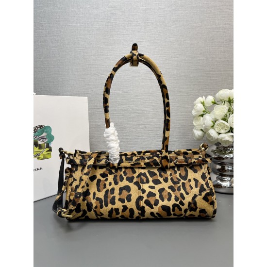 Prada Bags Top Quality
32x15.5x12cm