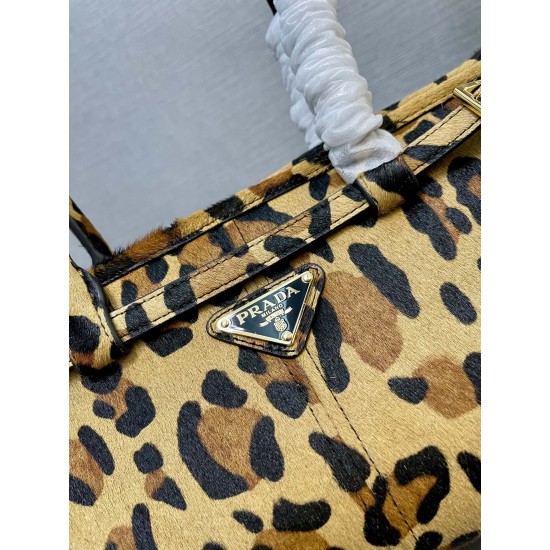 Prada Bags Top Quality
32x15.5x12cm
