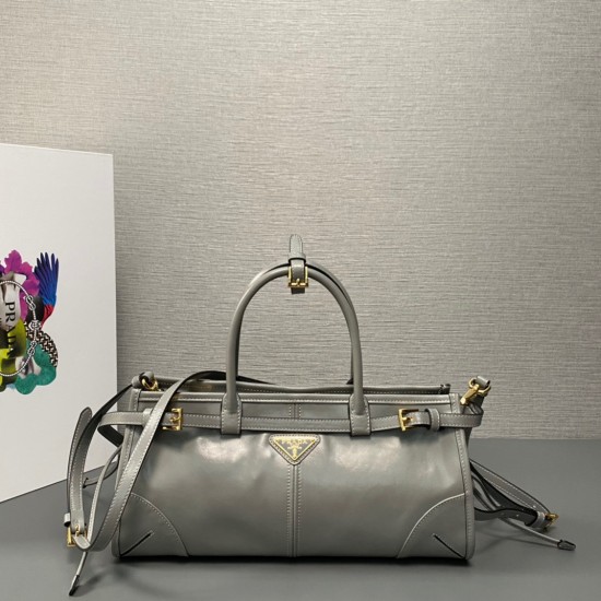 Prada Bags Top Quality
32x15.5x12cm