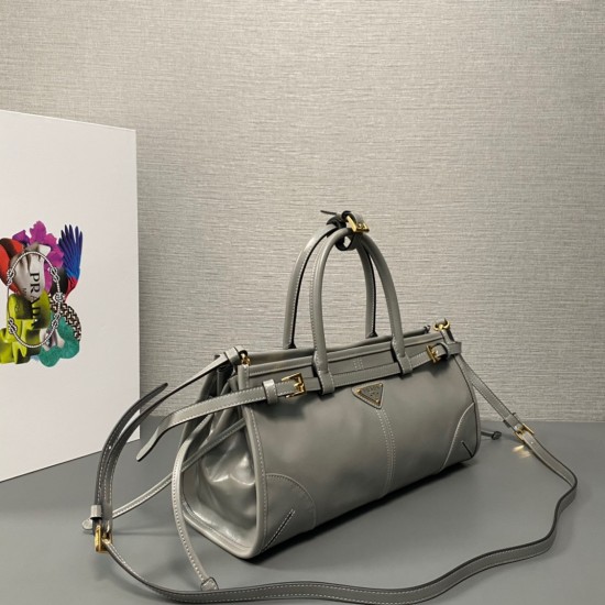 Prada Bags Top Quality
32x15.5x12cm