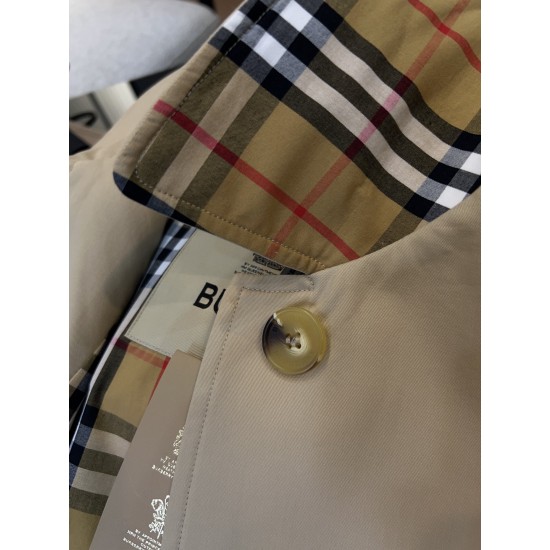 Burberry coat
uk4，6，8，10，12