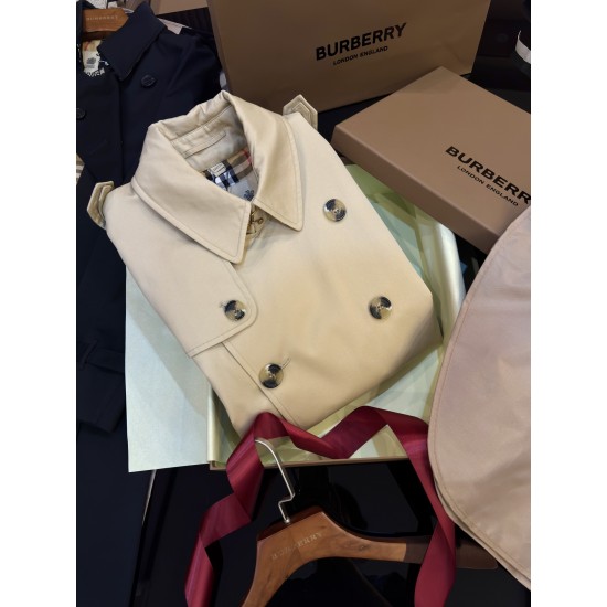 Burberry coat
uk4，6，8，10，12