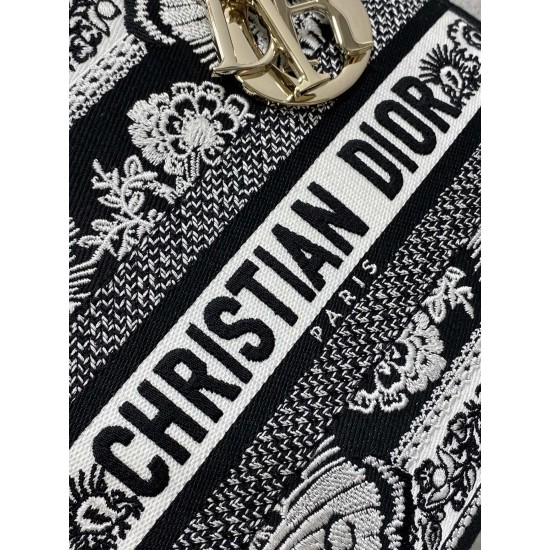 Dior Bags Top Quality
Five Grid