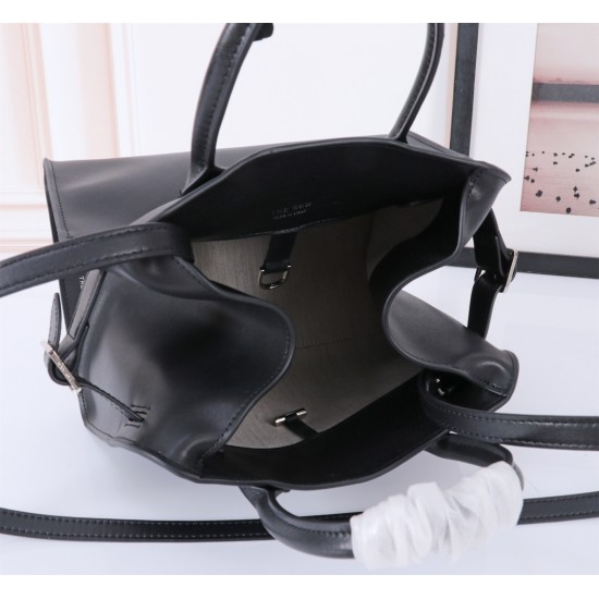 The Row Bags Top Quality
Small:26.20.18
Big:38.26.23