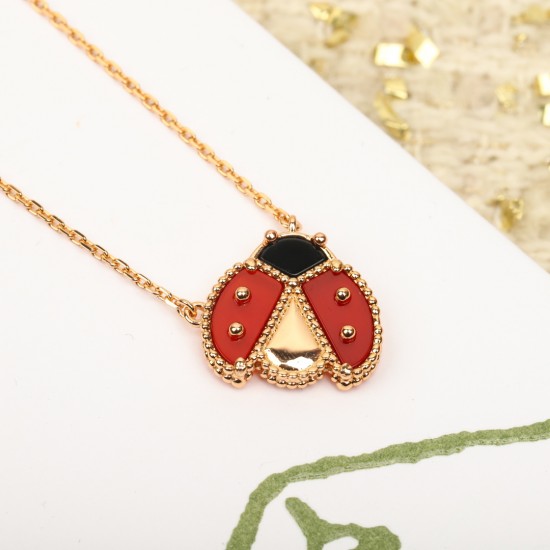 Van Cleef Jewelry Necklace