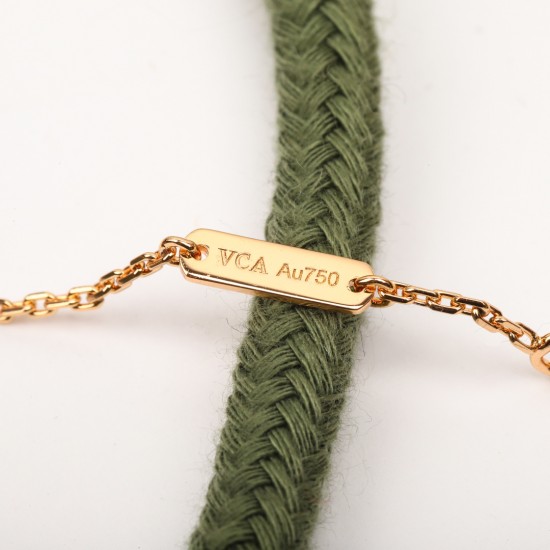 Van Cleef Jewelry Necklace