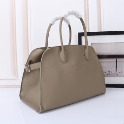 The Row Bags Top Quality
Small:26.20.18
Big:38.26.23