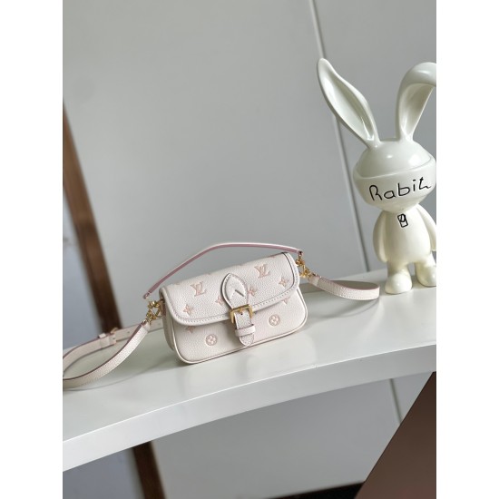 LV Bags Top Quality NANO DIANE
19*10.5*6