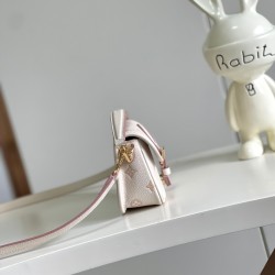 LV Bags Top Quality NANO DIANE
19*10.5*6