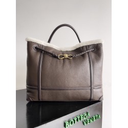 BV Bags Top Quality ANDIAMO 743575