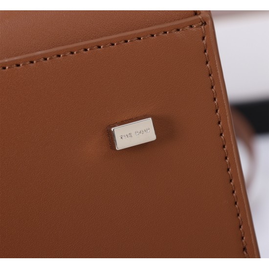 The Row Bags Top Quality
Small:26.20.18
Big:38.26.23