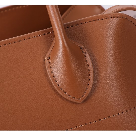 The Row Bags Top Quality
Small:26.20.18
Big:38.26.23