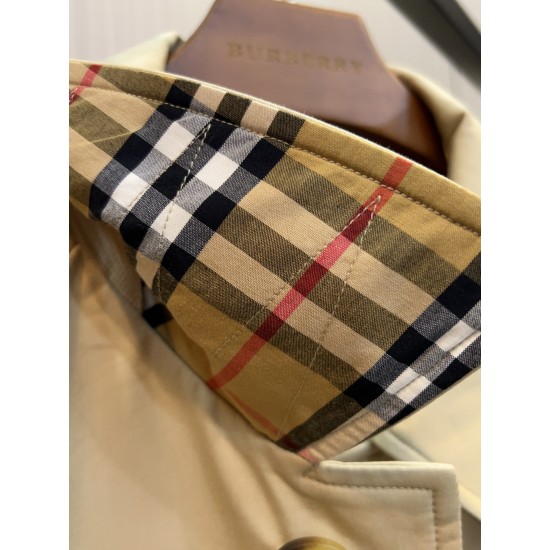 Burberry coat
uk4，6，8，10，12