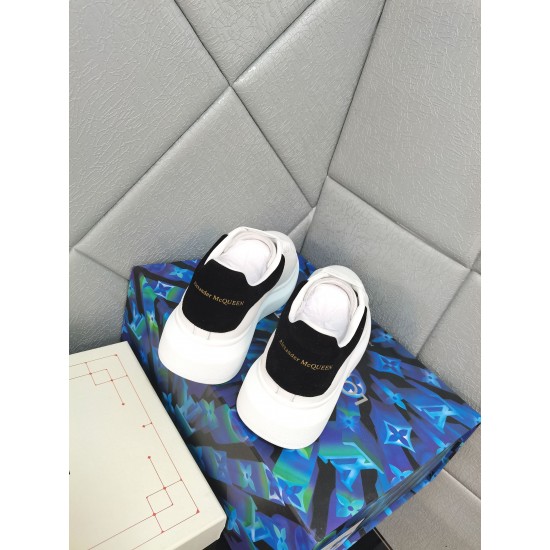 McQueen Shoes High Quality
women 35-40 

men 39-44