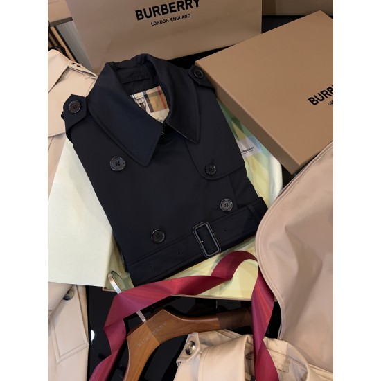 Burberry coat
uk4，6，8，10，12