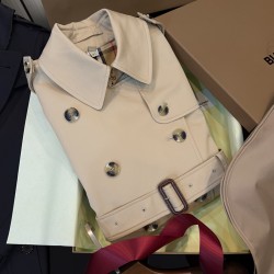 Burberry coat
uk4，6，8，10，12