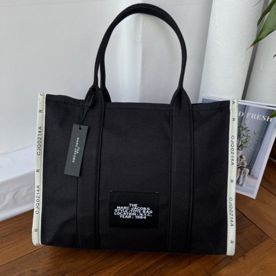 MJ Tote Full leather size: 41 * 34 * 15cm $140 Full leather medium size: 33 * 28 * 13cm $120 Full leather small size: 26 × 20 × 13cm $100 Fabric Large Size: 41 * 34 * 15cm $100 Medium size of fabric: 33 * 28 * 13cm $90 Fabric small size: 26 × 20 × 13cm $8