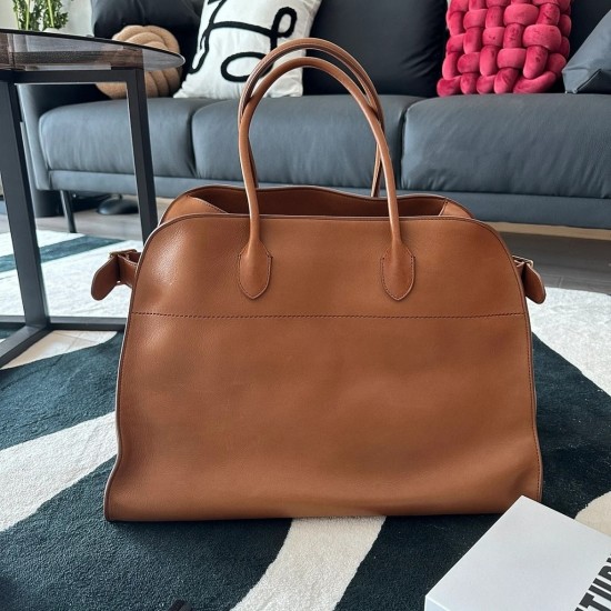 The Row Bags Top Quality
Small:26.20.18
Big:38.26.23