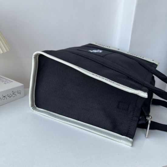 MJ Tote Full leather size: 41 * 34 * 15cm $140 Full leather medium size: 33 * 28 * 13cm $120 Full leather small size: 26 × 20 × 13cm $100 Fabric Large Size: 41 * 34 * 15cm $100 Medium size of fabric: 33 * 28 * 13cm $90 Fabric small size: 26 × 20 × 13cm $8