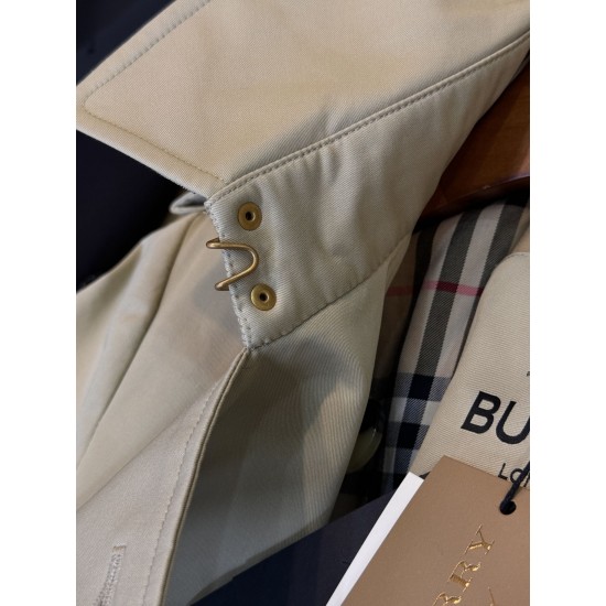 Burberry coat
uk4，6，8，10，12