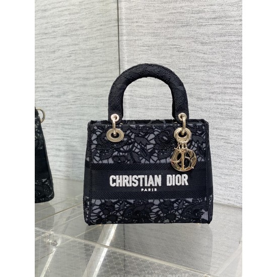 Dior Bags Top Quality
Five Grid