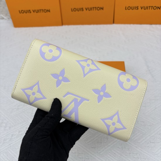 LV Bags High Quality Flip Wallet
