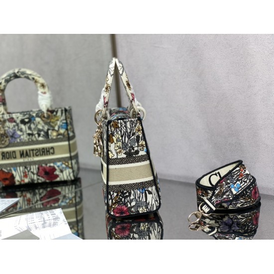 Dior Bags Top Quality
Five Grid