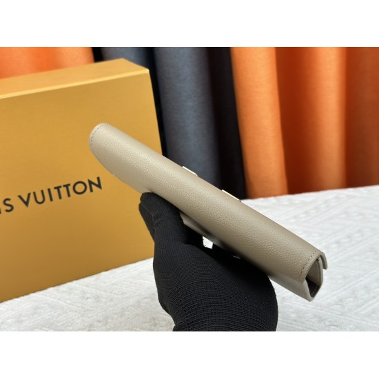 LV Bags High Quality Flip Wallet
