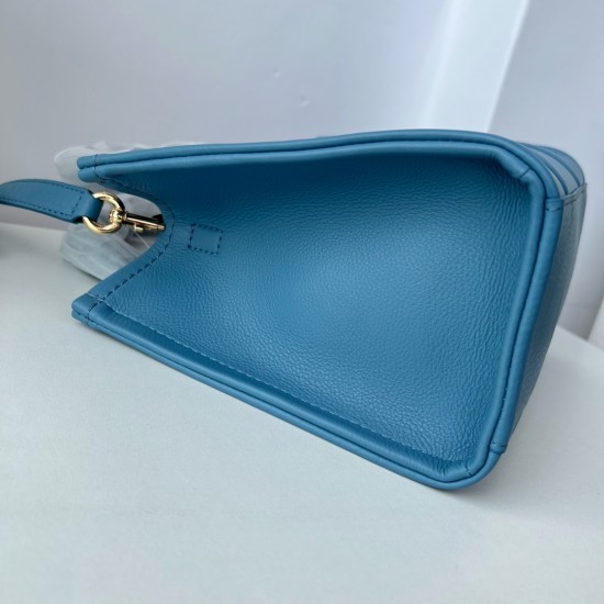 MJ Tote Full leather size: 41 * 34 * 15cm $140 Full leather medium size: 33 * 28 * 13cm $120 Full leather small size: 26 × 20 × 13cm $100 Fabric Large Size: 41 * 34 * 15cm $100 Medium size of fabric: 33 * 28 * 13cm $90 Fabric small size: 26 × 20 × 13cm $8