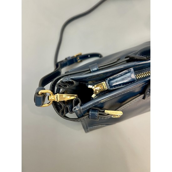 Prada Bags Top Quality
32x15.5x12cm