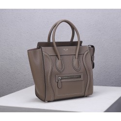 Celine Bags Top Quality 
Small size 20 * 20 * 8cm
Medium size 26 * 26 * 13cm
Large size 30 * 30 * 15cm