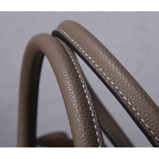 Celine Bags Top Quality 
Small size 20 * 20 * 8cm
Medium size 26 * 26 * 13cm
Large size 30 * 30 * 15cm