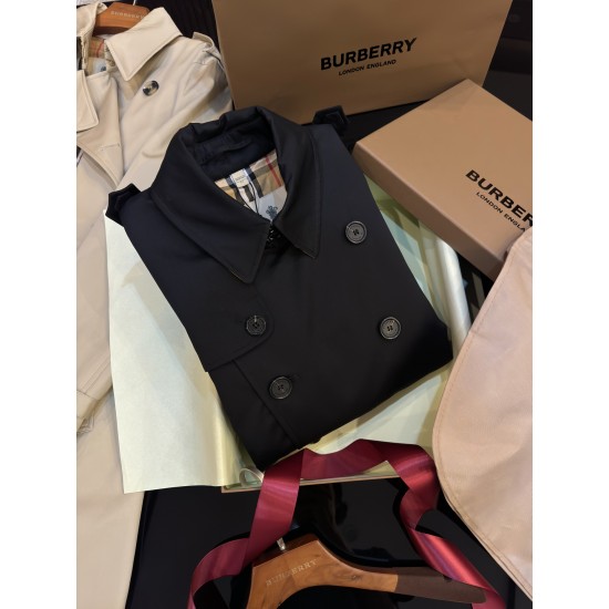 Burberry coat
uk4，6，8，10，12
